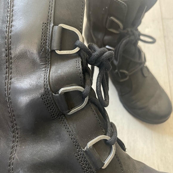 SOREL BOOTS - Picture 5 of 9